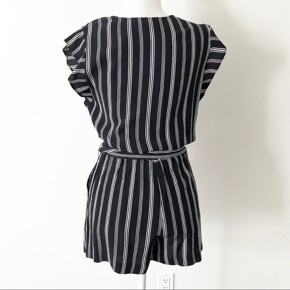 LOFT | Petite Striped Flutter Sleeve Romper NWOT - Picture 8 of 15